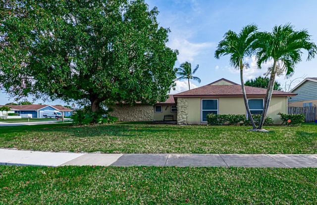 1242 Wyndcliff Drive, Wellington, FL 33414