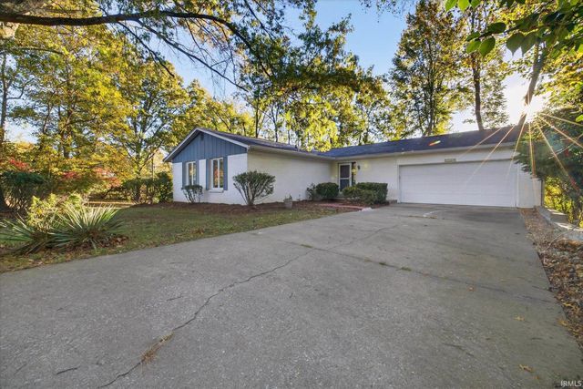 1529 E Dunstan Drive, Bloomington, IN 47401