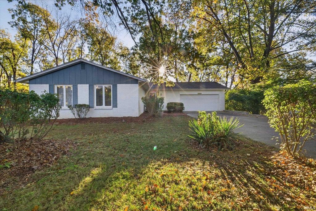 1529 E Dunstan Drive, Bloomington, IN 47401