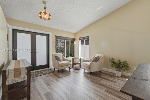 12640 SW 7th Pl, Davie, FL 33325