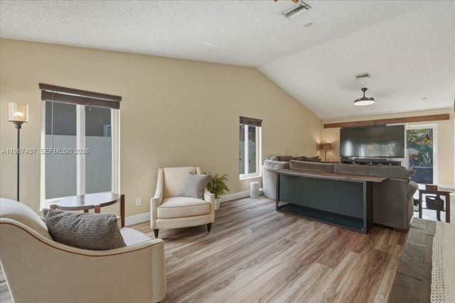 12640 SW 7th Pl, Davie, FL 33325