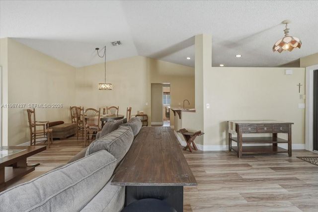 12640 SW 7th Pl, Davie, FL 33325