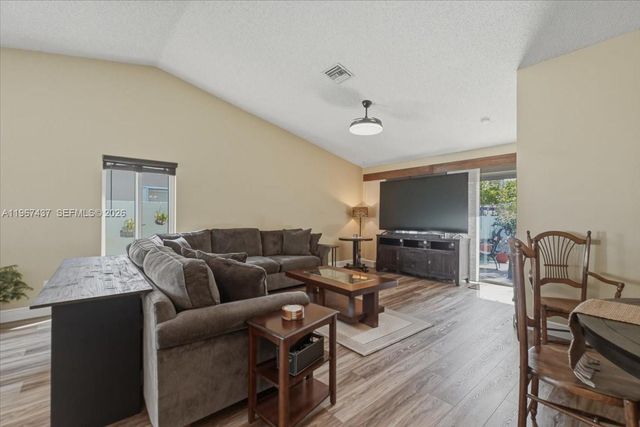 12640 SW 7th Pl, Davie, FL 33325