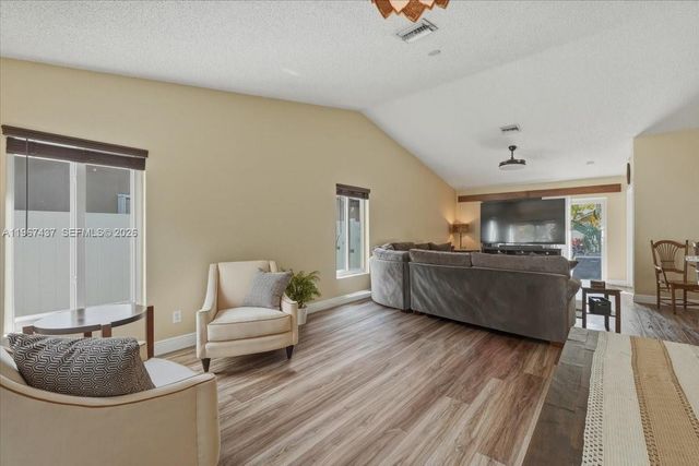 12640 SW 7th Pl, Davie, FL 33325