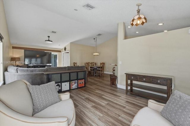 12640 SW 7th Pl, Davie, FL 33325