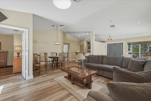 12640 SW 7th Pl, Davie, FL 33325