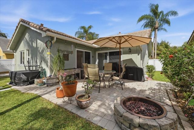 12640 SW 7th Pl, Davie, FL 33325