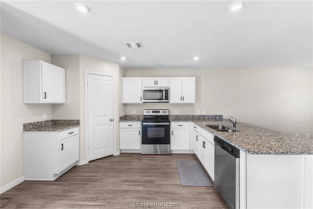 6044 Toby Bend, Bryan, TX 77807