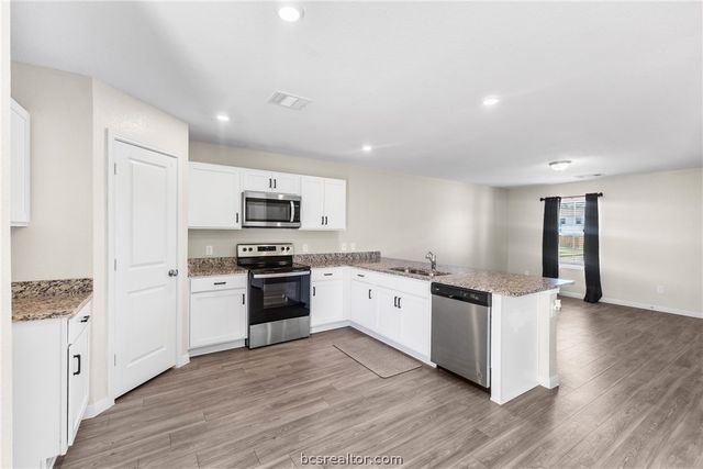 6044 Toby Bend, Bryan, TX 77807