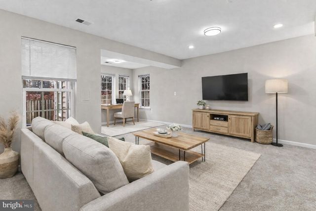 9725 CHESHIRE RIDGE CIR, Manassas, VA 20110