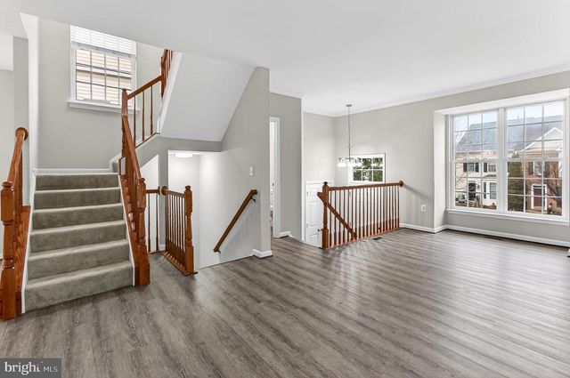 9725 CHESHIRE RIDGE CIR, Manassas, VA 20110