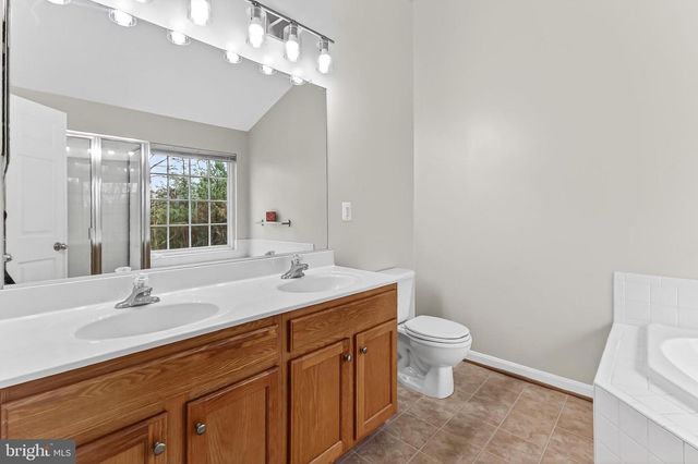 9725 CHESHIRE RIDGE CIR, Manassas, VA 20110