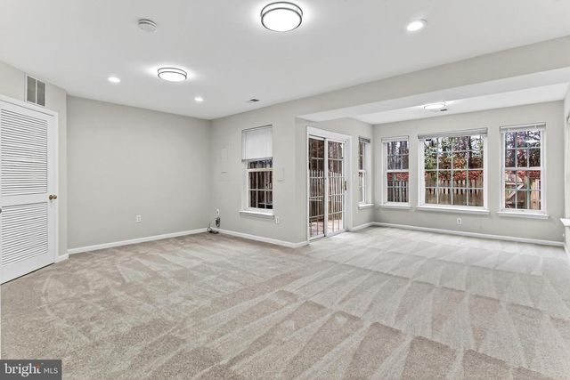 9725 CHESHIRE RIDGE CIR, Manassas, VA 20110