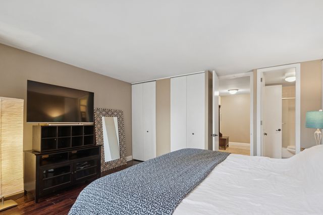 100 E Walton Street 18D, Chicago, IL 60611