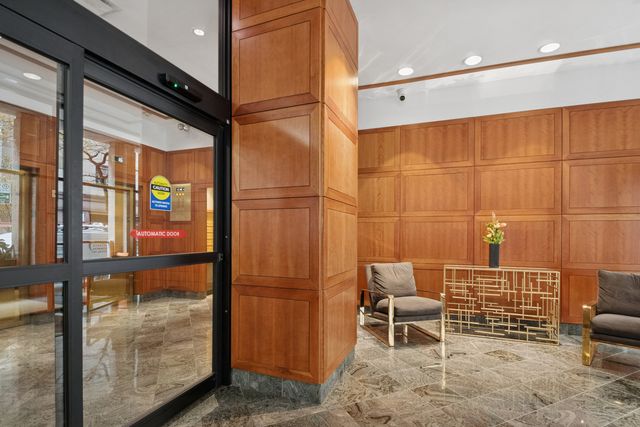 100 E Walton Street 18D, Chicago, IL 60611