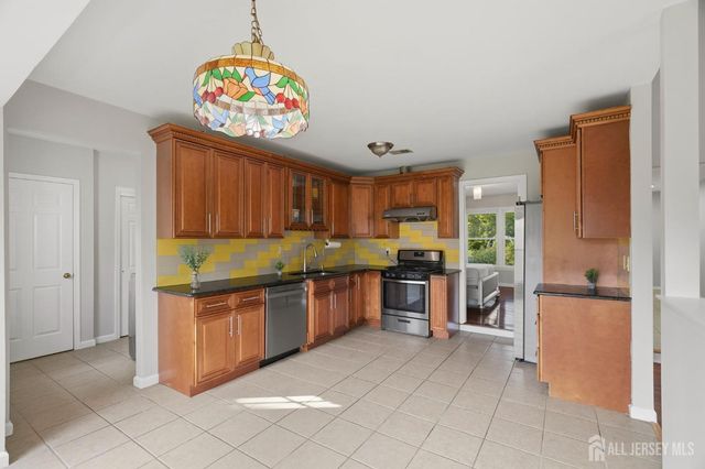 20 Franklin Drive, Plainsboro, NJ 08536