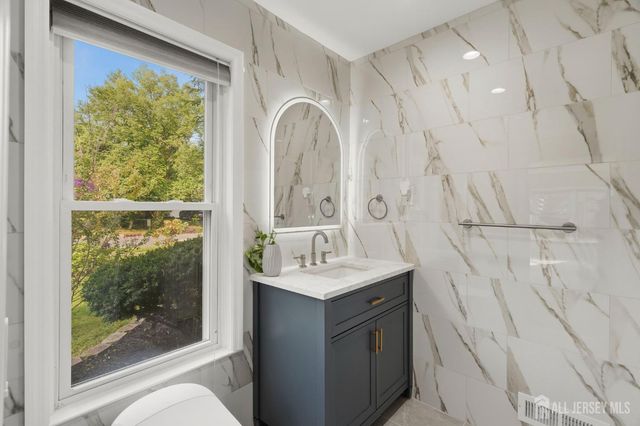 20 Franklin Drive, Plainsboro, NJ 08536