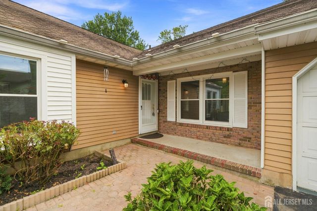 20 Franklin Drive, Plainsboro, NJ 08536