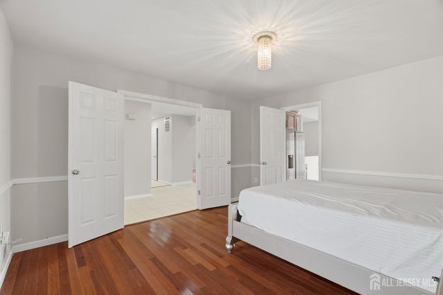 20 Franklin Drive, Plainsboro, NJ 08536