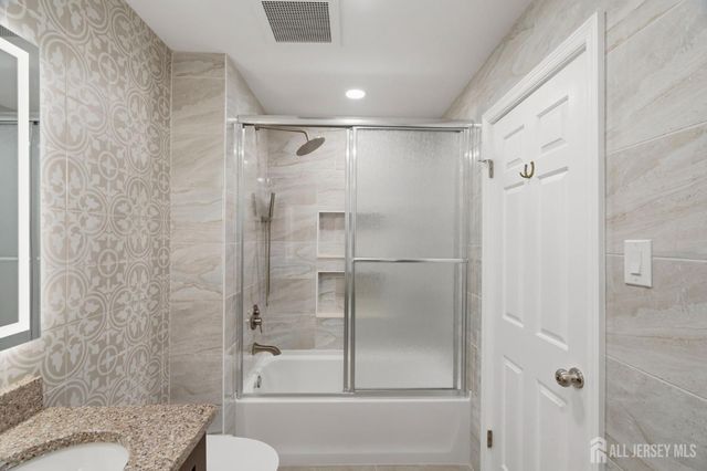 20 Franklin Drive, Plainsboro, NJ 08536