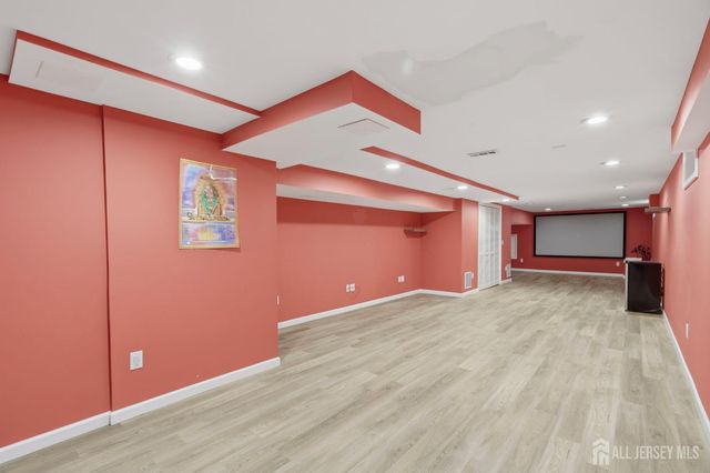 20 Franklin Drive, Plainsboro, NJ 08536