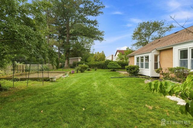 20 Franklin Drive, Plainsboro, NJ 08536