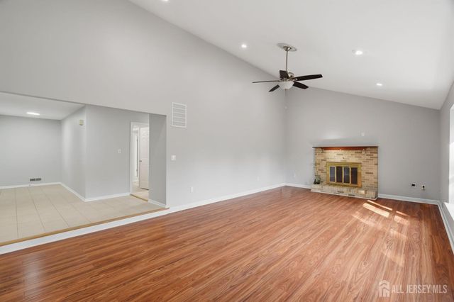 20 Franklin Drive, Plainsboro, NJ 08536