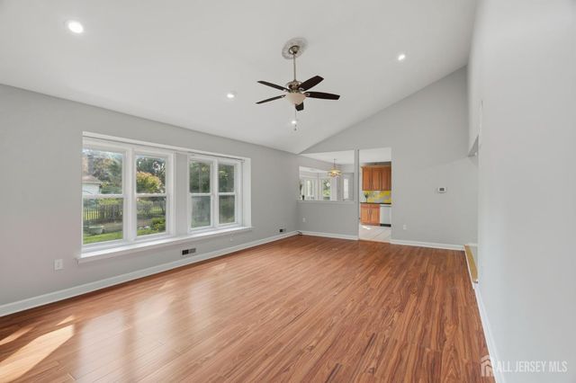 20 Franklin Drive, Plainsboro, NJ 08536