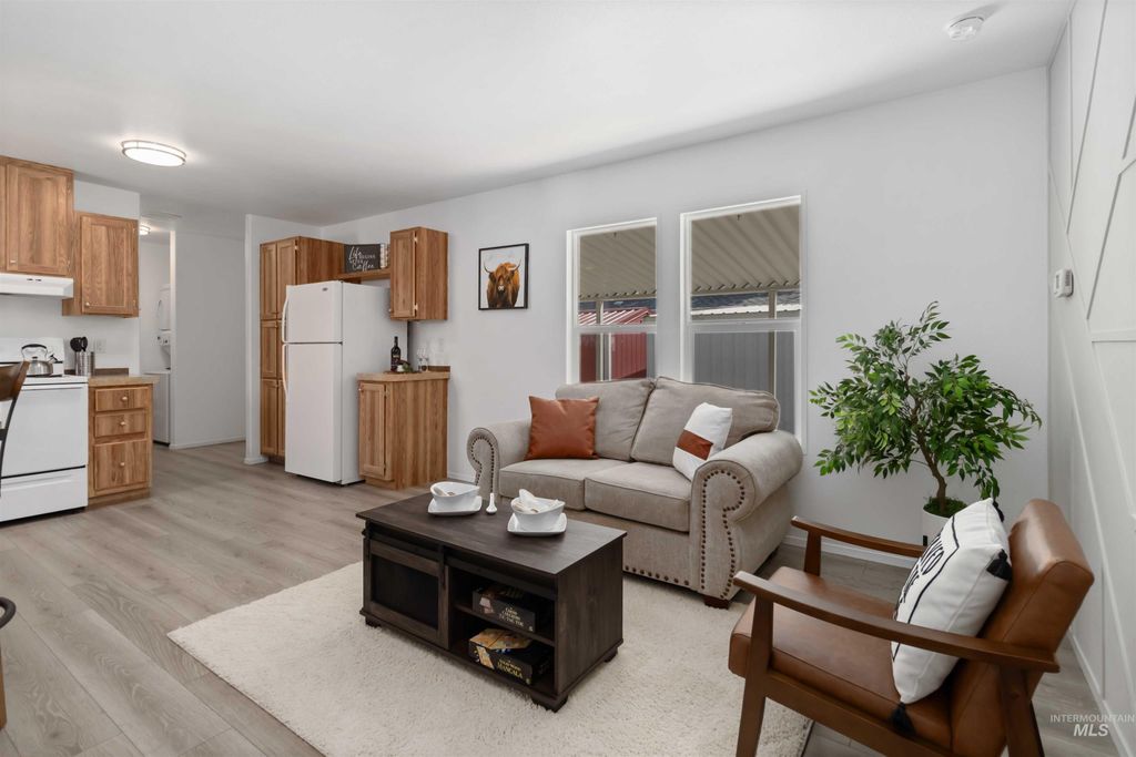 8028 W Manassas Ln, Boise, ID 83614 photo 2