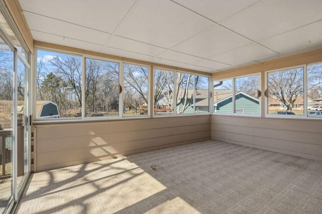 2063 Parkway Drive, North Saint Paul, MN 55109