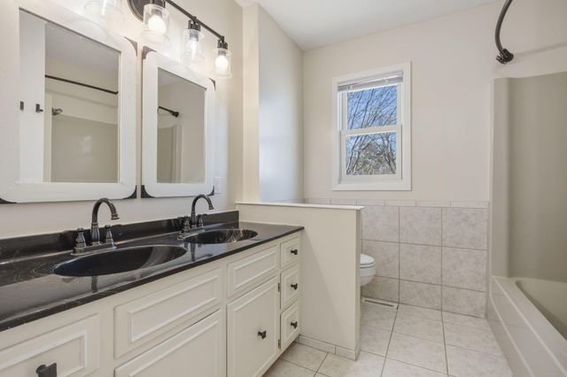 2063 Parkway Drive, North Saint Paul, MN 55109