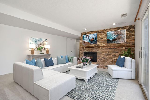 2063 Parkway Drive, North Saint Paul, MN 55109