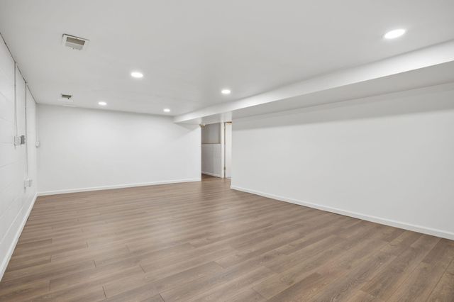 2063 Parkway Drive, North Saint Paul, MN 55109