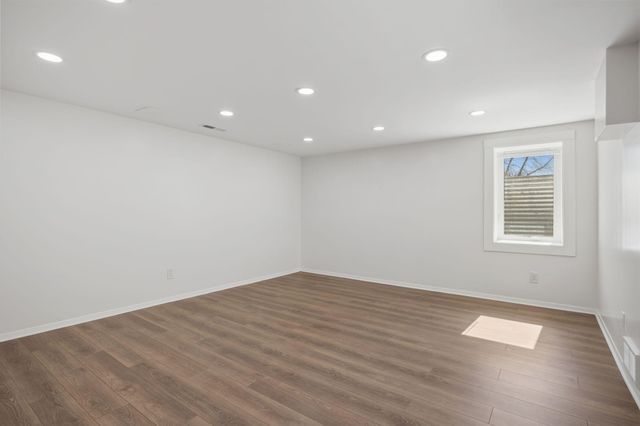 2063 Parkway Drive, North Saint Paul, MN 55109