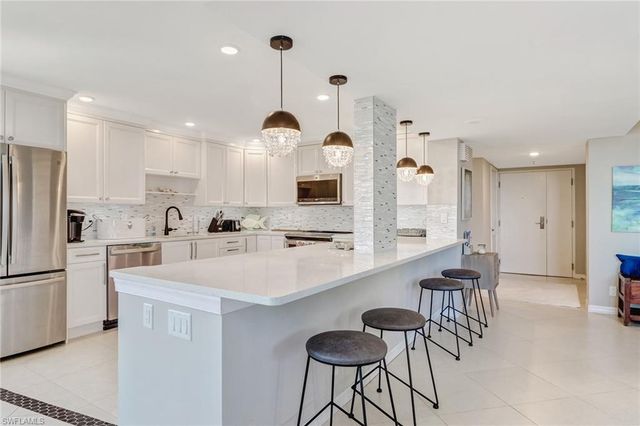 4041 Gulf Shore BLVD N 1109, Naples, FL 34103