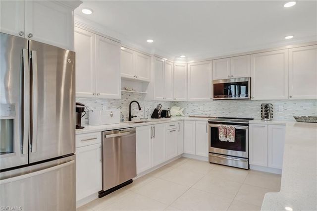 4041 Gulf Shore BLVD N 1109, Naples, FL 34103