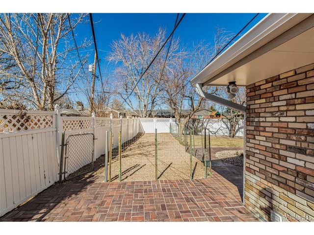2424 S Jasmine St, Denver, CO 80222