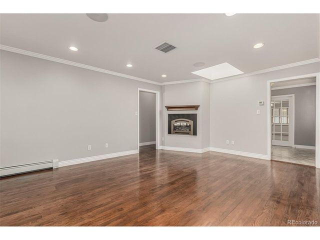 2424 S Jasmine St, Denver, CO 80222