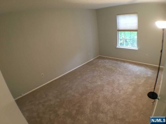 418 Poets Way, Mahwah, NJ 07430