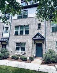 617 Tudor Park Way, Charlotte, NC 28211