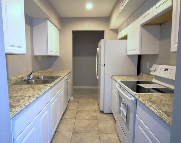 16120 Stuebner Airline Road 601, Spring, TX 77379