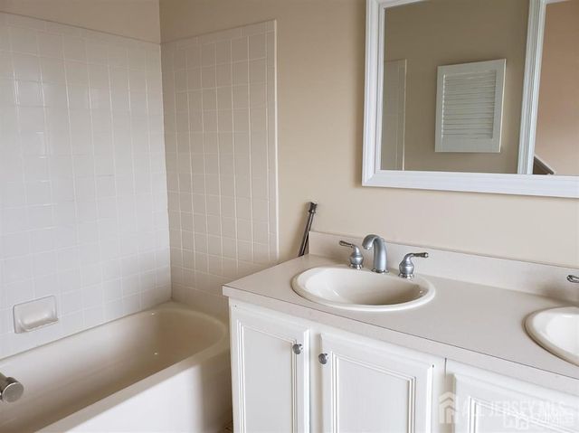 114 Daniel Court, South Brunswick, NJ 08824