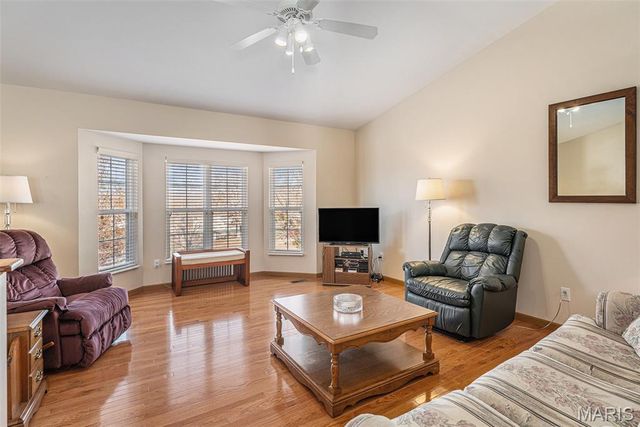 319 Shady Oak Court, St Clair, MO 63077