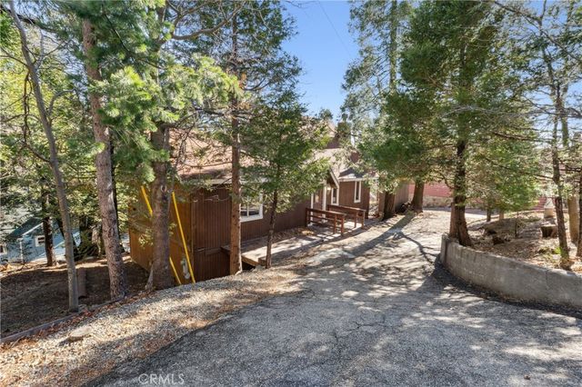 1209 Bridal Path, Rimforest, CA 92378