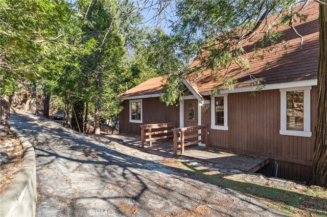 1209 Bridal Path, Rimforest, CA 92378