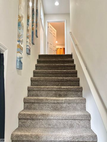 17931 Birmingham Street, Roseville, MI 48066