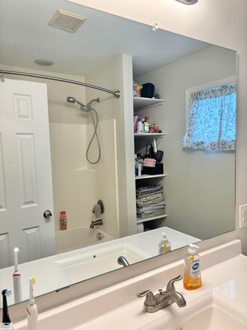 17931 Birmingham Street, Roseville, MI 48066