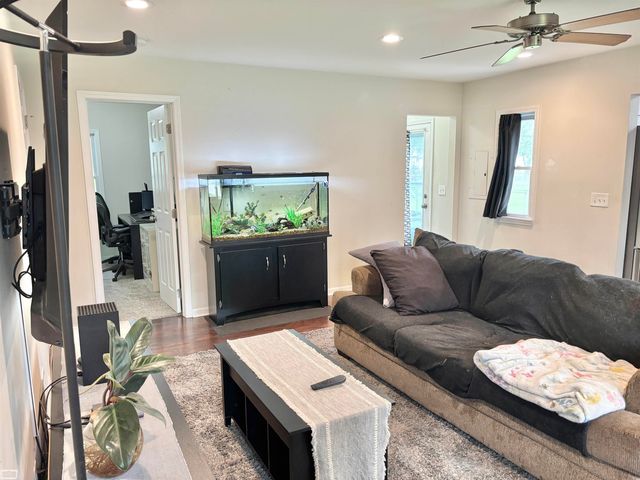 17931 Birmingham Street, Roseville, MI 48066