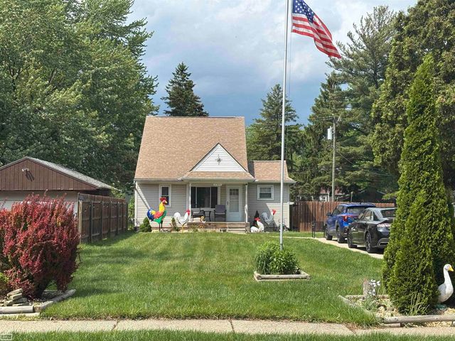 17931 Birmingham Street, Roseville, MI 48066