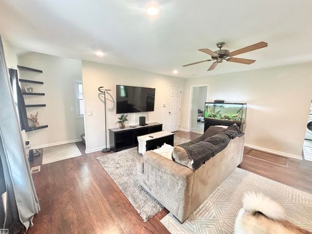 17931 Birmingham Street, Roseville, MI 48066